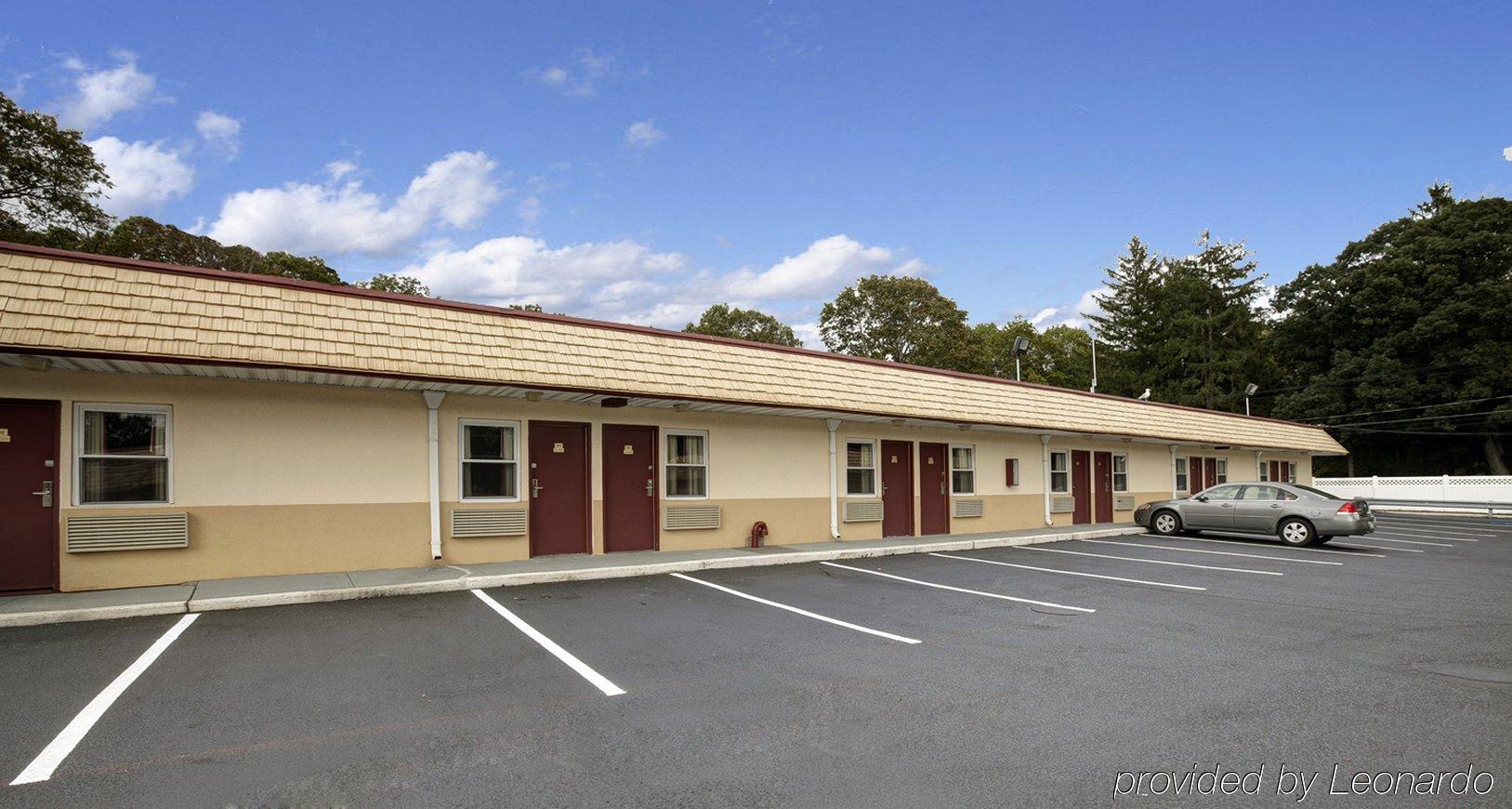 Americas Best Value Inn - Port Jefferson Station - Long Island Eksteriør billede